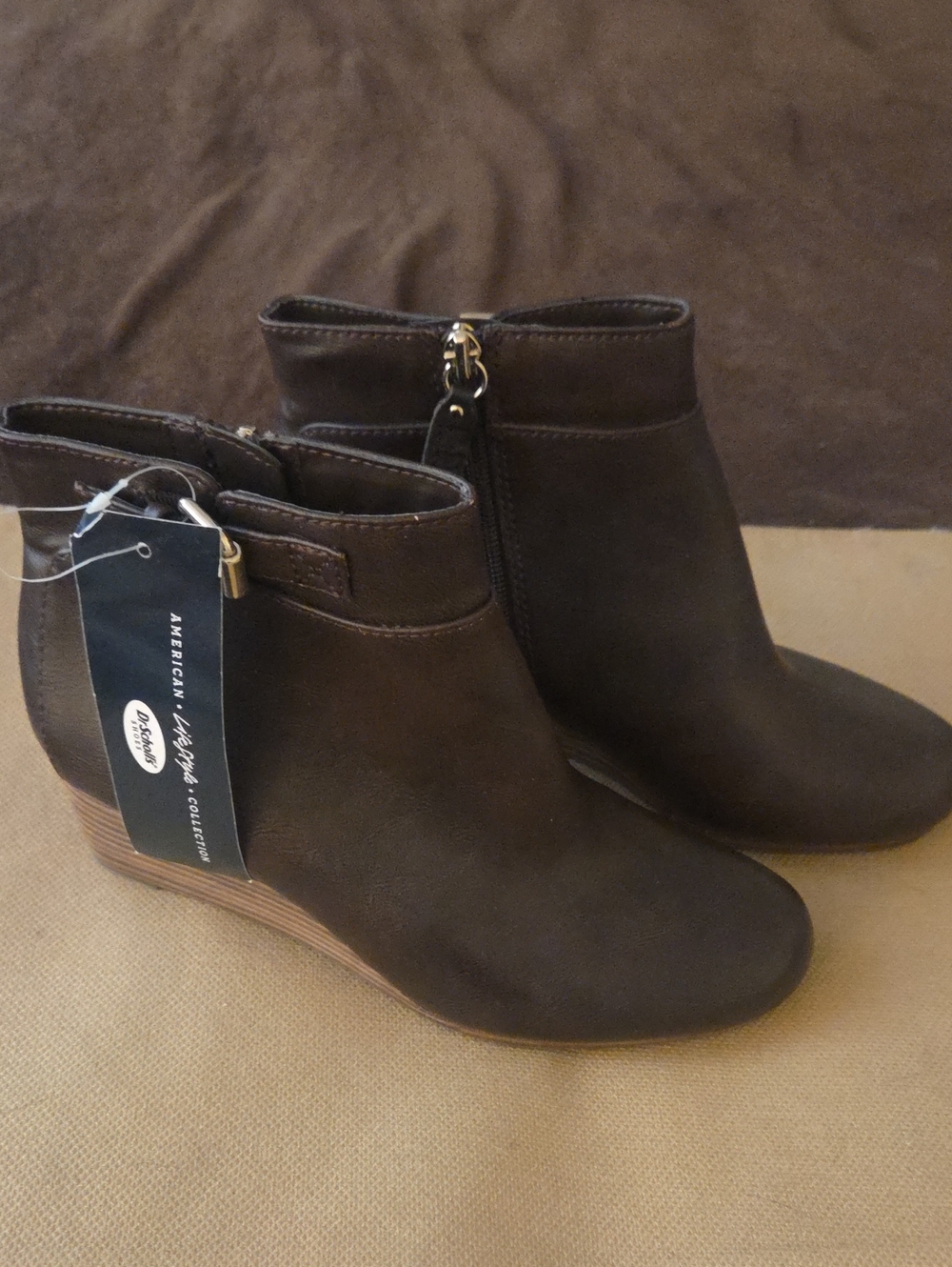 NWT DR SCHOLL's Dark Brown Wedge Ankle Booties